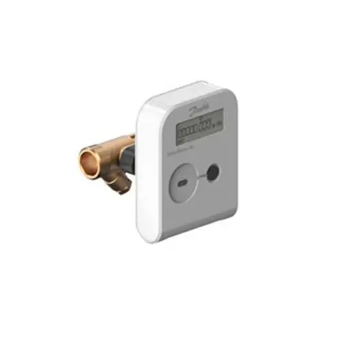 Danfoss Wärmezähler mit digitalem Display und Anschluss für Rohrleitungen. Gehäuse in Weiß, Anschluss aus Metall, für Heizungs- oder Energiekontrolle geeignet.